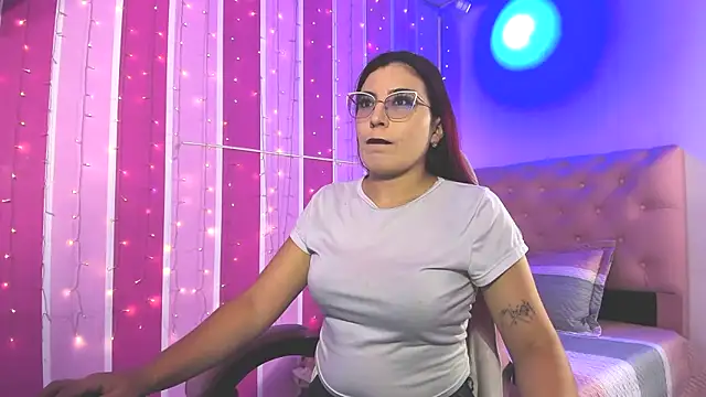 Snapshot of allison_mc chatting on November 2025 03:50:02 AM allison mc online show from November 2025 03:50:02 AM