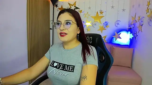 Snapshot of allison_mc chatting on December 2025 03:56:01 AM allison mc online show from December 2025 03:56:01 AM