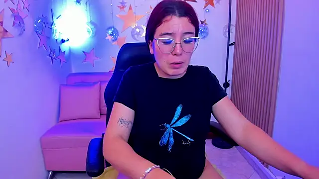 Snapshot of allison_mc chatting on June 2026 05:12:01 AM allison mc online show from June 2026 05:12:01 AM
