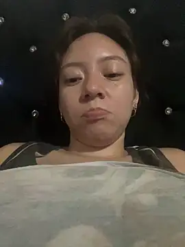 Snapshot of Damara_Rolands- chatting on May 2026 12:49:02 AM Damara Rolands- online show from May 2026 12:49:02 AM