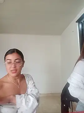 Camila-marinn online show from October 2025 06:32:02 PM