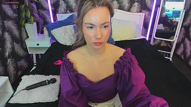 Snapshot of _BellaClark chatting on May 2026 08:16:02 PM BellaClark online show from May 2026 08:16:02 PM