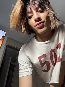 SiaraRealist online show from March 2026 01:55:02 AM