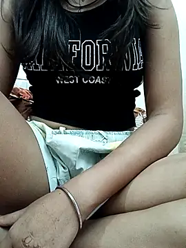 Snapshot of Sexy_Diyaa chatting on October 2025 08:12:01 AM Sexy Diyaa online show from October 2025 08:12:01 AM