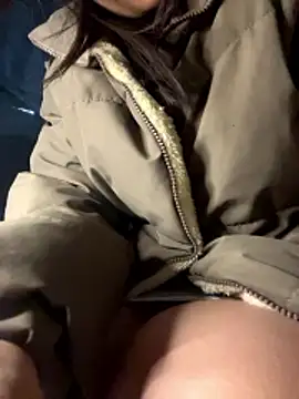 hello-cute online show from January 2026 12:05:02 AM