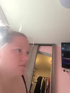 Snapshot of Velvetflamed chatting on October 2025 08:04:02 AM Velvetflamed online show from October 2025 08:04:02 AM