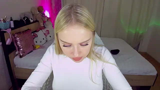 CeaneLino online show from October 2025 06:50:01 PM