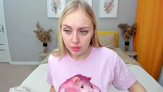 CeaneLino online show from November 2025 07:44:02 AM