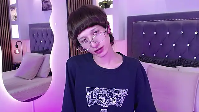 Snapshot of Emo_Boy_ chatting on April 2026 08:57:02 PM Emo Boy online show from April 2026 08:57:02 PM