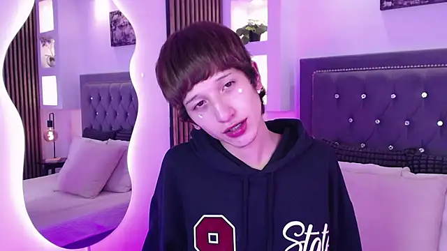 Snapshot of Emo_Boy_ chatting on May 2026 08:38:02 PM Emo Boy online show from May 2026 08:38:02 PM