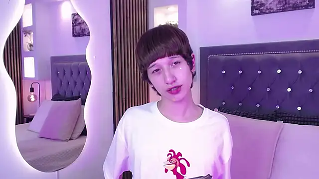 Snapshot of Emo_Boy_ chatting on May 2026 08:25:01 PM Emo Boy online show from May 2026 08:25:01 PM