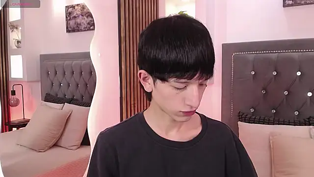 Snapshot of Emo_Boy_ chatting on June 2026 08:14:02 PM Emo Boy online show from June 2026 08:14:02 PM