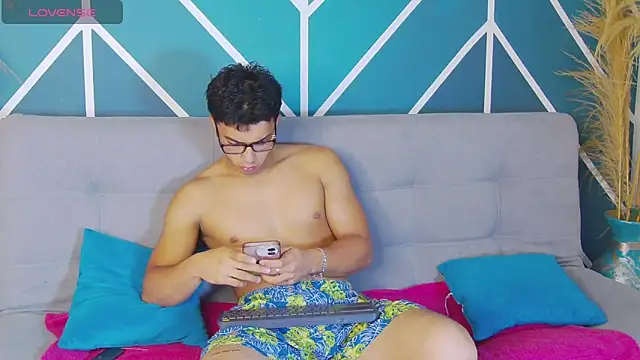 Stefano Calle online show from November 2025 12:15:02 PM