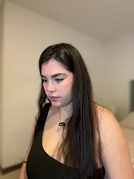 Snapshot of Isabella_LaRue chatting on March 2026 11:27:01 AM Isabella LaRue online show from March 2026 11:27:01 AM