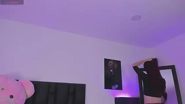 SaradaParker online show from April 2026 03:07:01 PM