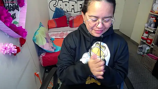 Miss  kendra  online show from February 2026 01:28:02 PM