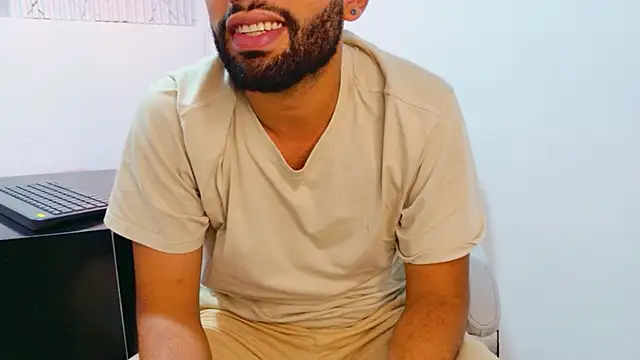 Snapshot of onlymen2025 chatting on December 2025 07:53:02 PM onlymen2025 online show from December 2025 07:53:02 PM