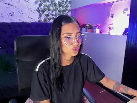 KarlaSlutSkinny   online show from April 2026 09:39:33 PM