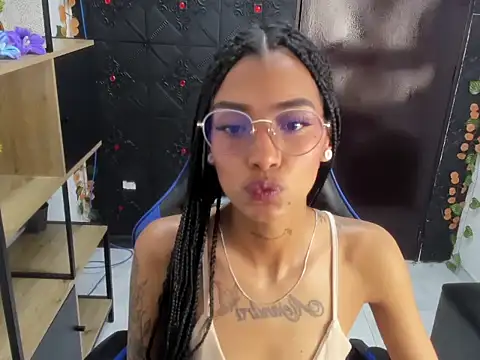 Snapshot of KarlaSlutSkinny__ chatting on May 2026 02:51:02 AM KarlaSlutSkinny online show from May 2026 02:51:02 AM