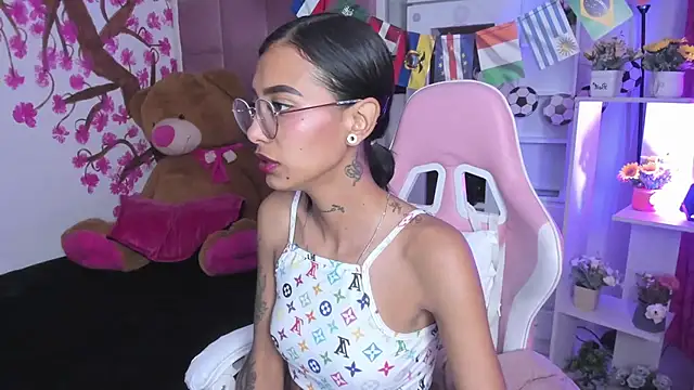 Snapshot of KarlaSlutSkinny__ chatting on June 2026 08:46:01 PM KarlaSlutSkinny online show from June 2026 08:46:01 PM