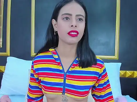 Snapshot of laura_maite_ chatting on November 2025 12:00:02 PM laura maite online show from November 2025 12:00:02 PM