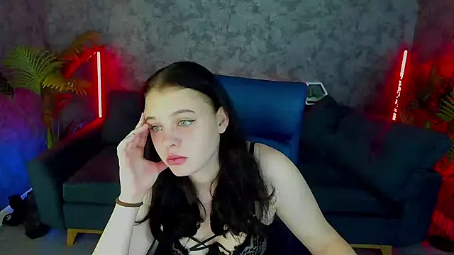 SnowWhiti online show from November 2025 06:24:01 AM