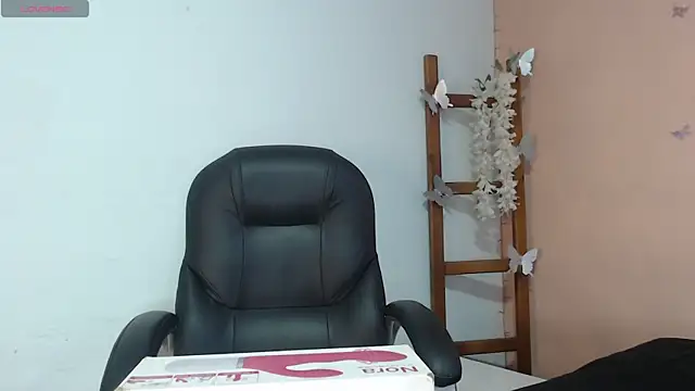 SweetRenata  online show from November 2025 11:22:01 AM