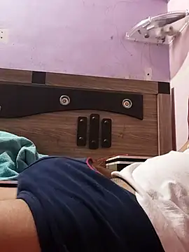 vickymtrb online show from October 2025 07:00:01 PM