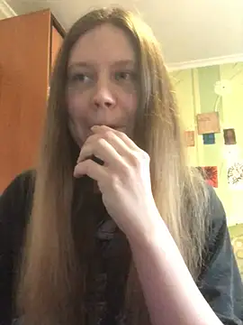 LunaVirelle online show from April 2026 04:15:02 PM