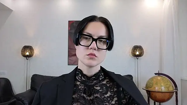Marie Fitch online show from May 2026 01:00:01 AM
