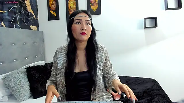 Snapshot of Aisha_Saleh chatting on October 2025 12:17:01 PM Aisha Saleh online show from October 2025 12:17:01 PM