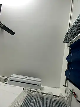 Snapshot of Miami_198 chatting on November 2025 06:07:02 PM Miami 198 online show from November 2025 06:07:02 PM