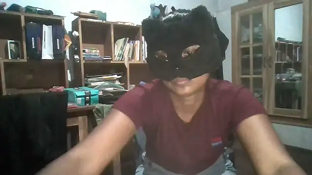 Nora-2003 online show from April 2026 04:21:01 PM