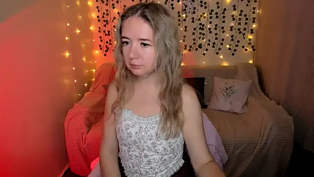 Snapshot of Evaa_Braunn chatting on October 2025 02:33:01 AM Evaa Braunn online show from October 2025 02:33:01 AM