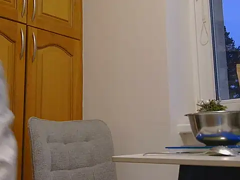 Olivarra online show from February 2026 04:00:01 PM