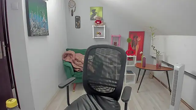 Snapshot of BettyJamess chatting on October 2025 07:03:01 PM BettyJamess online show from October 2025 07:03:01 PM