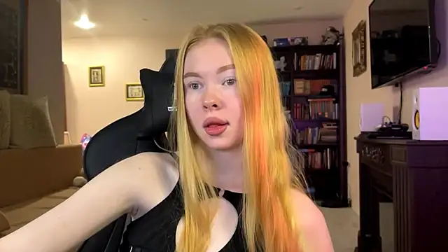 RaguelNicksons online show from November 2025 04:12:01 AM