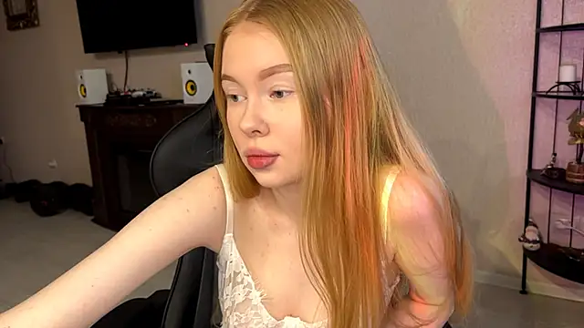 RaguelNicksons online show from November 2025 05:44:01 AM