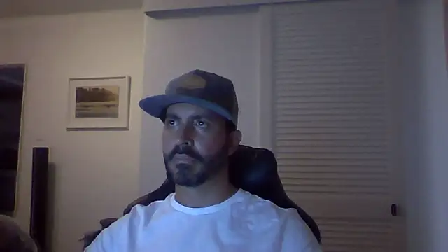 Snapshot of DrDreAu chatting on November 2025 03:52:02 AM DrDreAu online show from November 2025 03:52:02 AM