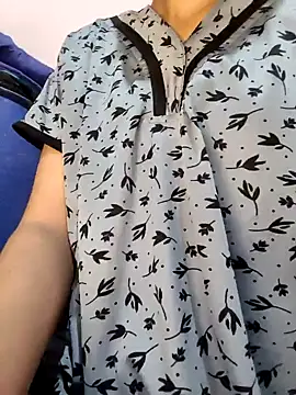 Snapshot of JIYA_23 chatting on November 2025 05:04:01 PM JIYA 23 online show from November 2025 05:04:01 PM