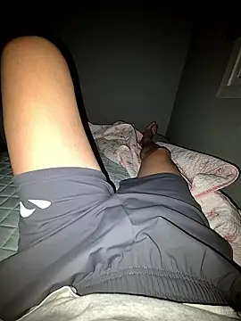 Snapshot of y2kbob2 chatting on October 2025 04:28:01 PM y2kbob2 online show from October 2025 04:28:01 PM