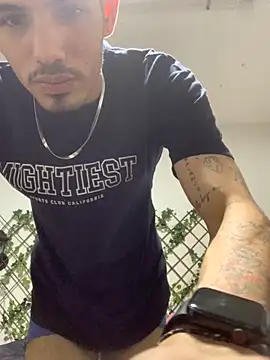 Snapshot of fabrizzio_Monti chatting on November 2025 01:38:01 AM fabrizzio Monti online show from November 2025 01:38:01 AM