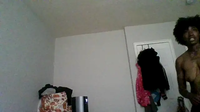 Snapshot of dezzidavill chatting on June 2026 12:22:02 PM dezzidavill online show from June 2026 12:22:02 PM