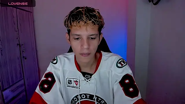 tylernova online show from April 2026 03:27:02 AM