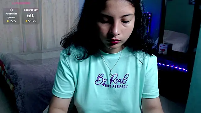 Snapshot of SofiLust chatting on October 2025 12:04:02 PM SofiLust online show from October 2025 12:04:02 PM
