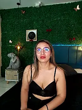Kiaraa88 online show from April 2026 08:25:02 PM