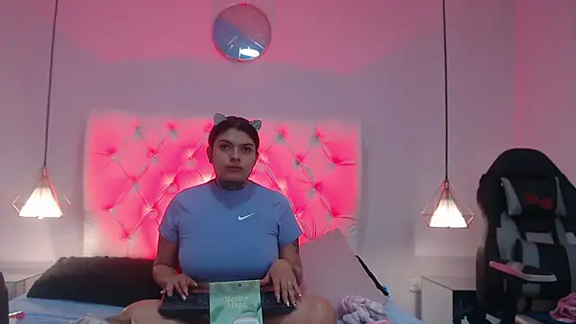 Bubbiecherry online show from October 2025 12:19:02 PM