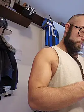 Snapshot of BeppeRagnar chatting on December 2025 09:51:02 AM BeppeRagnar online show from December 2025 09:51:02 AM