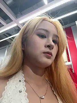 Snapshot of yuki_july chatting on October 2025 10:59:02 AM yuki july online show from October 2025 10:59:02 AM