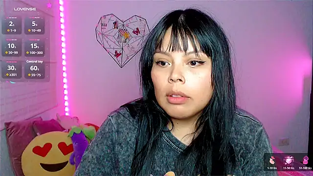 Snapshot of EllieMoonX chatting on May 2026 12:06:02 AM EllieMoonX online show from May 2026 12:06:02 AM